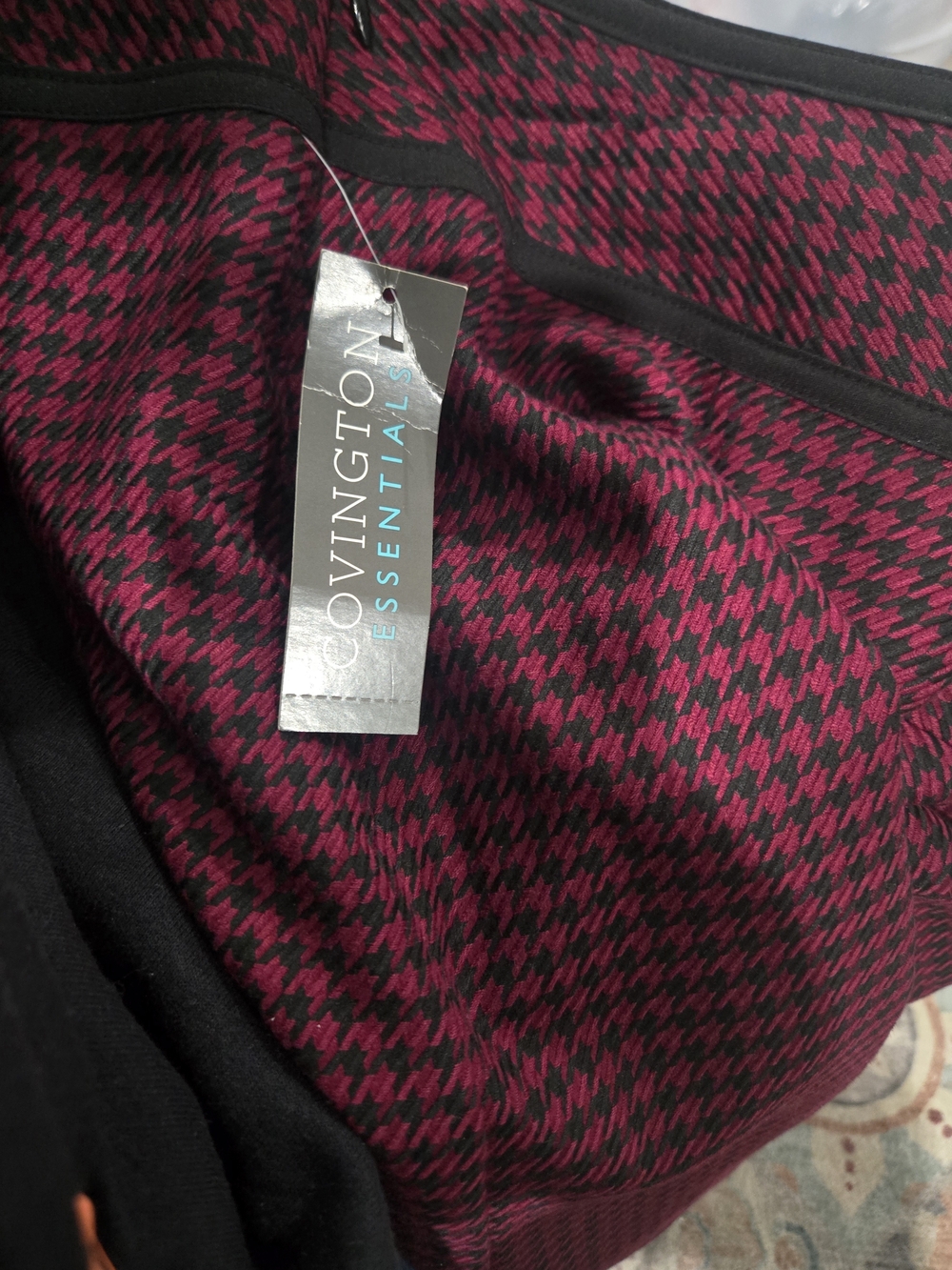 Covington Essentials Black & Burgundy Houndstooth Pencil Skirt - Picture 3 of 6